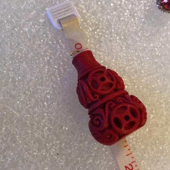 Vintage engraved cinnabar pendent - Picture 4 of 4
